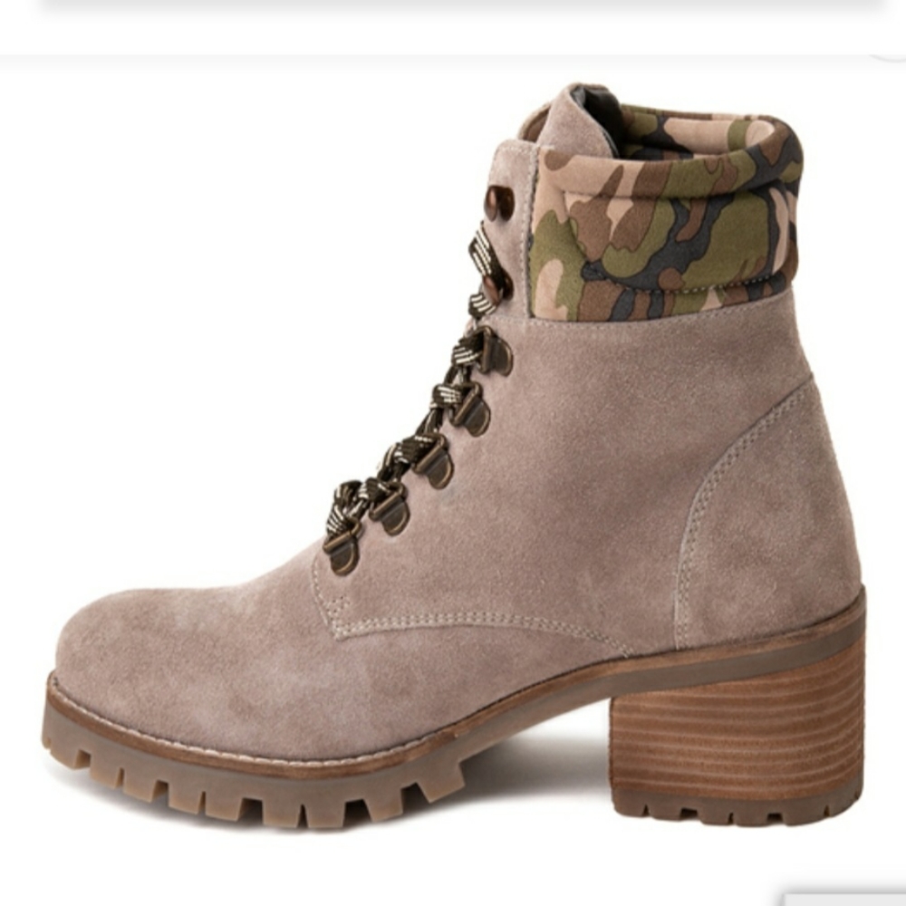 NIB Crevo Joyce Boot - Picture 3 of 7
